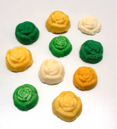 Synthesized galalith pieces in flower shape